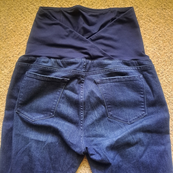 Ingrid & Isabel maternity jeans, size 31, flare legs - Picture 10 of 14